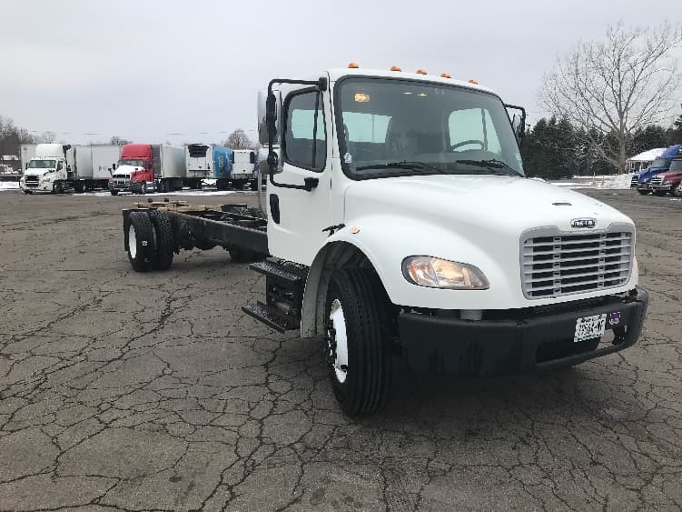 2015 Freightliner M2 106