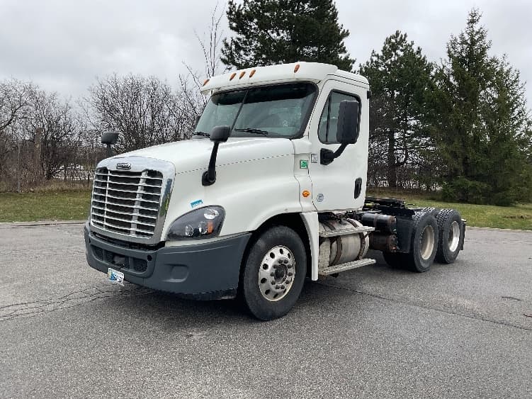 2016 Freightliner Cascadia in Rochester, NY — photo 3