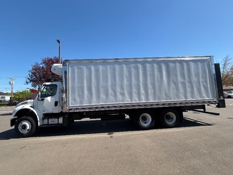 2016 Freightliner M2 106 in Clackamas, OR — photo 4