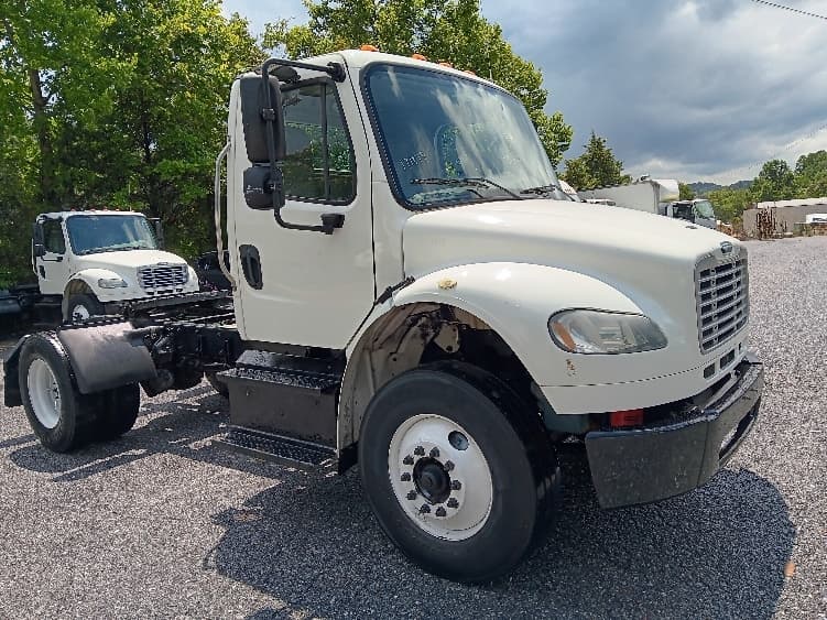 2018 Freightliner M2 106