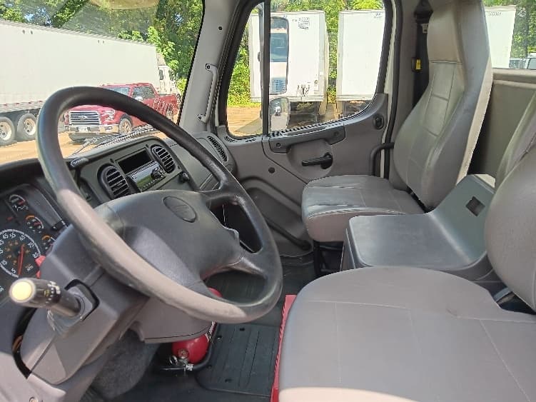 2018 Freightliner M2 106 in Morristown, TN — photo 10