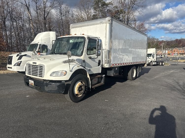 2017 Freightliner M2 106 in Jessup, MD — photo 3
