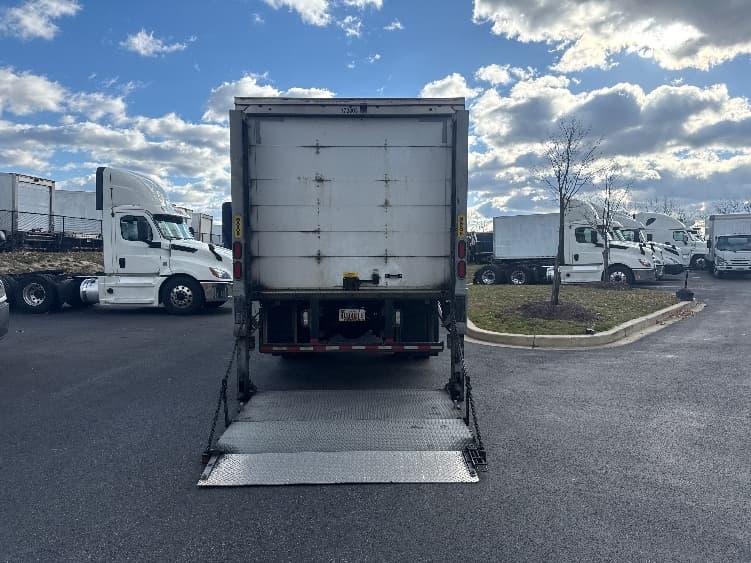 2017 Freightliner M2 106 in Jessup, MD — photo 8