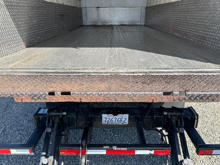 2018 Freightliner M2 106 in West Sacramento, CA — photo 10