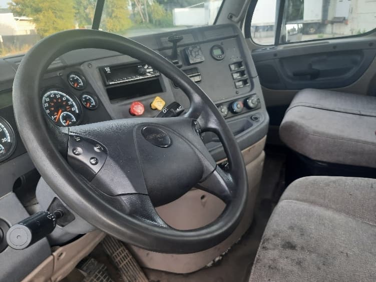 2018 Freightliner Cascadia in Albany, NY — photo 10