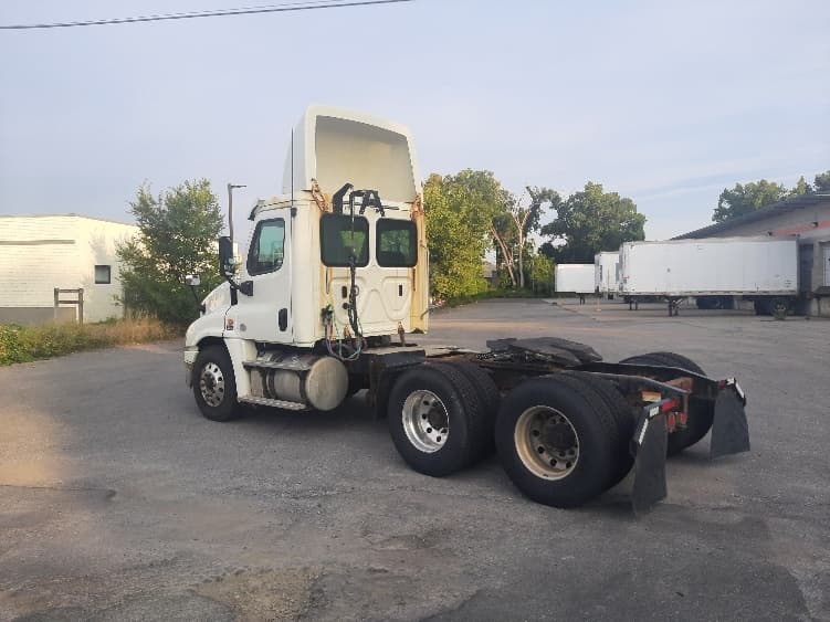 2018 Freightliner Cascadia in Albany, NY — photo 5