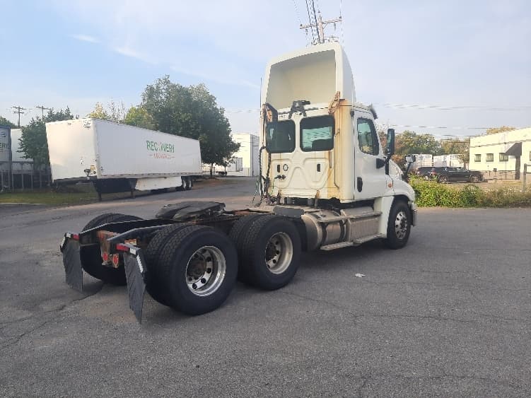 2018 Freightliner Cascadia in Albany, NY — photo 7