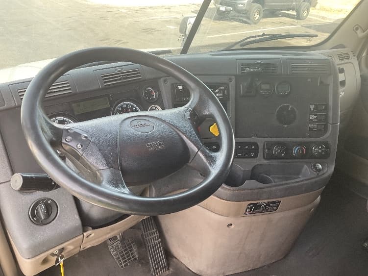 2018 Freightliner Cascadia in Aurora, CO — photo 10