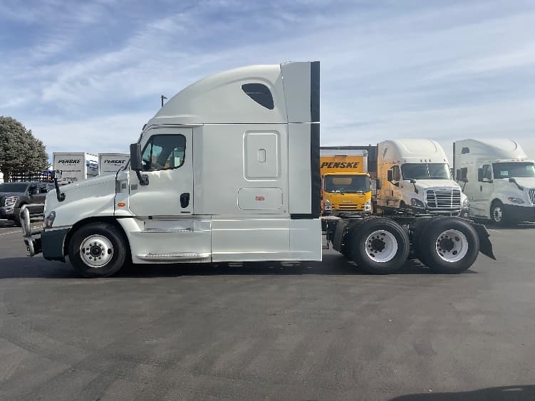 2018 Freightliner Cascadia in Aurora, CO — photo 4