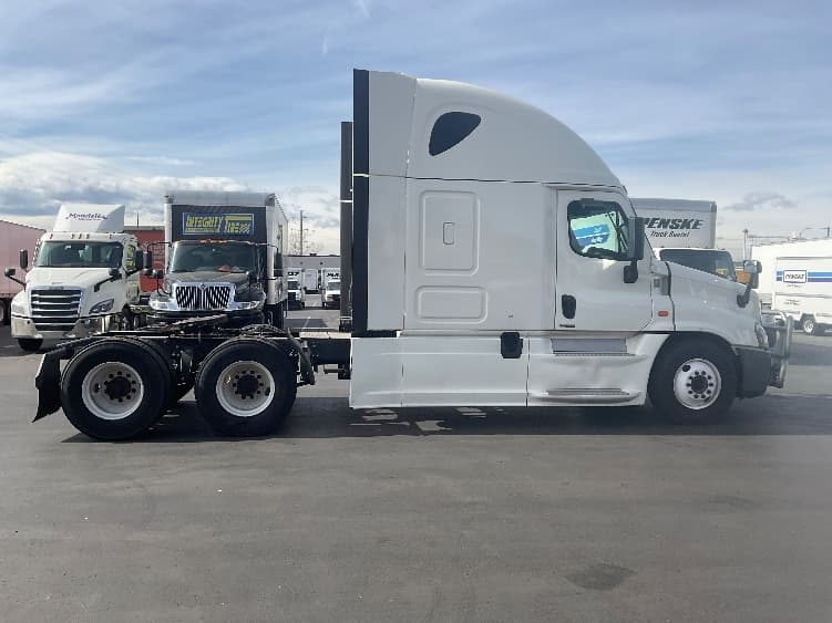 2018 Freightliner Cascadia in Aurora, CO — photo 8