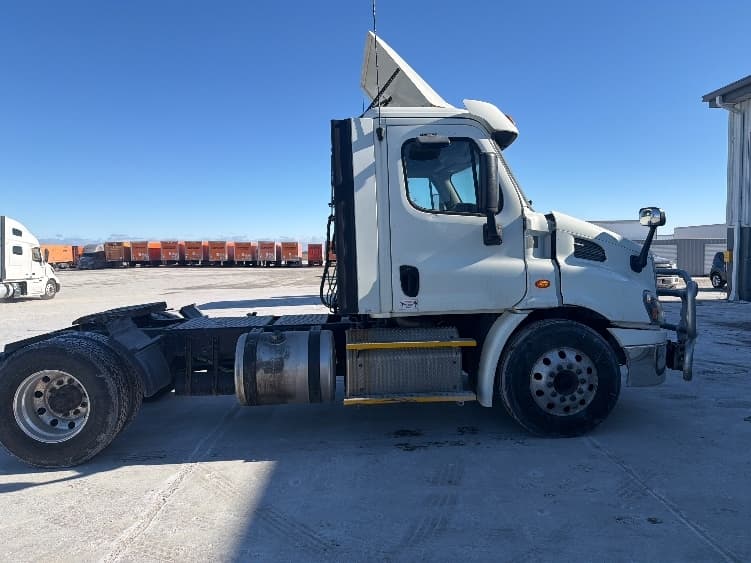 2018 Freightliner Cascadia in Sturtevant, WI — photo 8