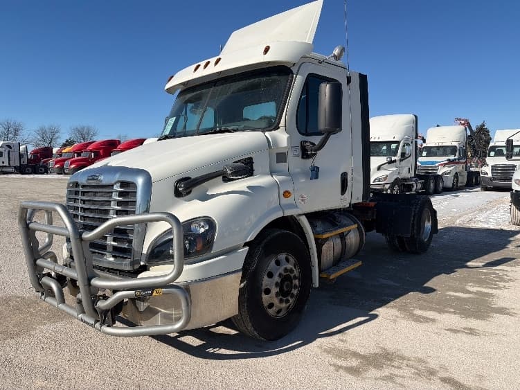 2018 Freightliner Cascadia in Sturtevant, WI — photo 3