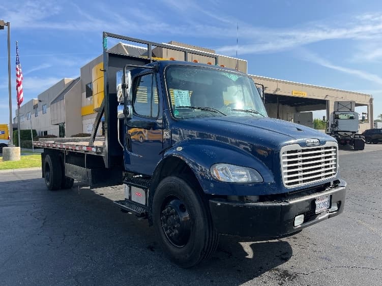2018 Freightliner M2 106