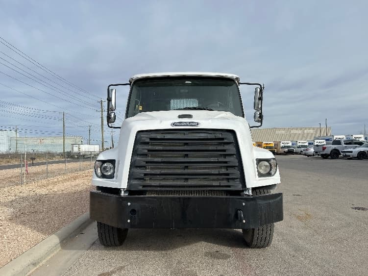 2017 Freightliner 114SD in Odessa, TX — photo 2