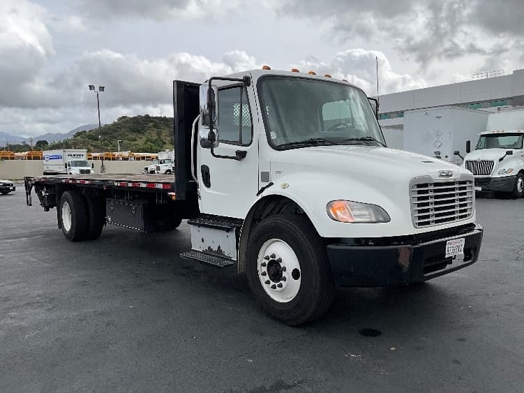 2017 Freightliner M2 106