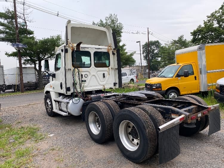 2018 Freightliner Cascadia in Albany, NY — photo 5