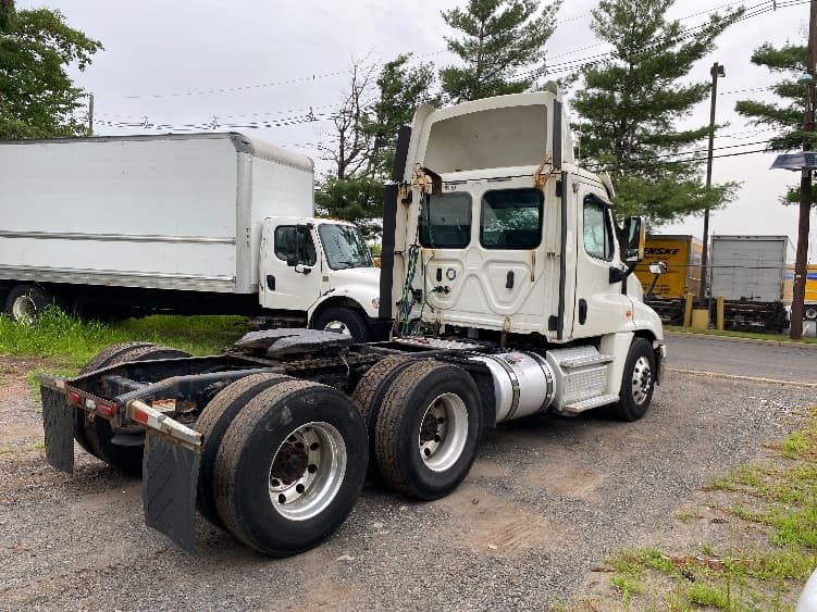 2018 Freightliner Cascadia in Albany, NY — photo 7