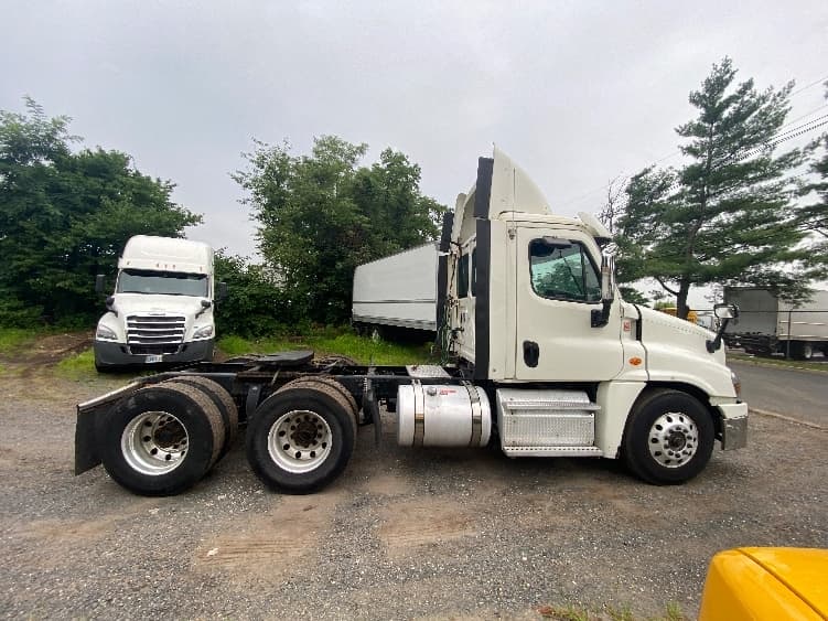 2018 Freightliner Cascadia in Albany, NY — photo 8