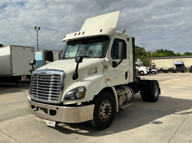 2017 Freightliner Cascadia in Hammond, LA — photo 3