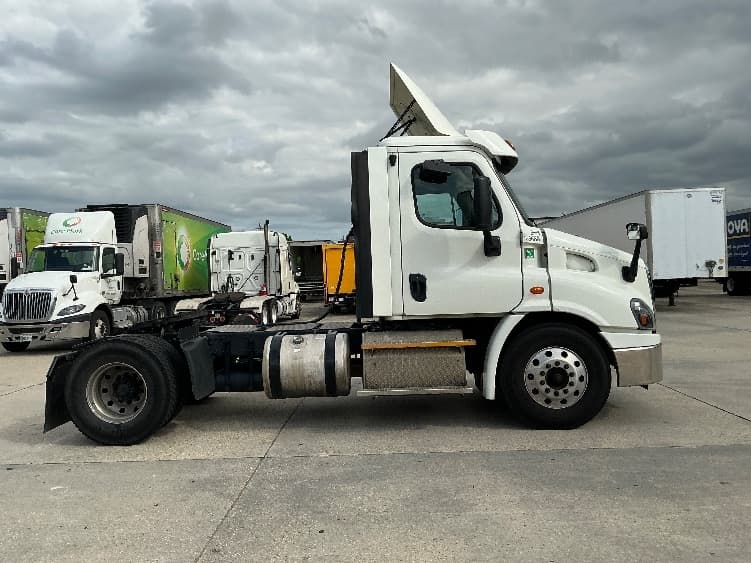 2017 Freightliner Cascadia in Hammond, LA — photo 8
