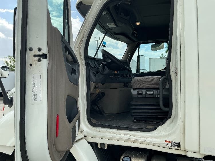 2017 Freightliner Cascadia in Hammond, LA — photo 9