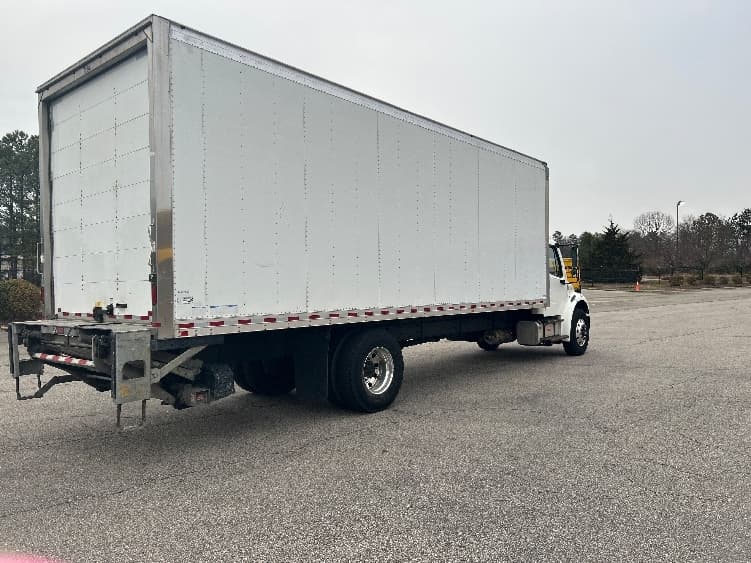 2018 Freightliner M2 106 in Prince George, VA — photo 10
