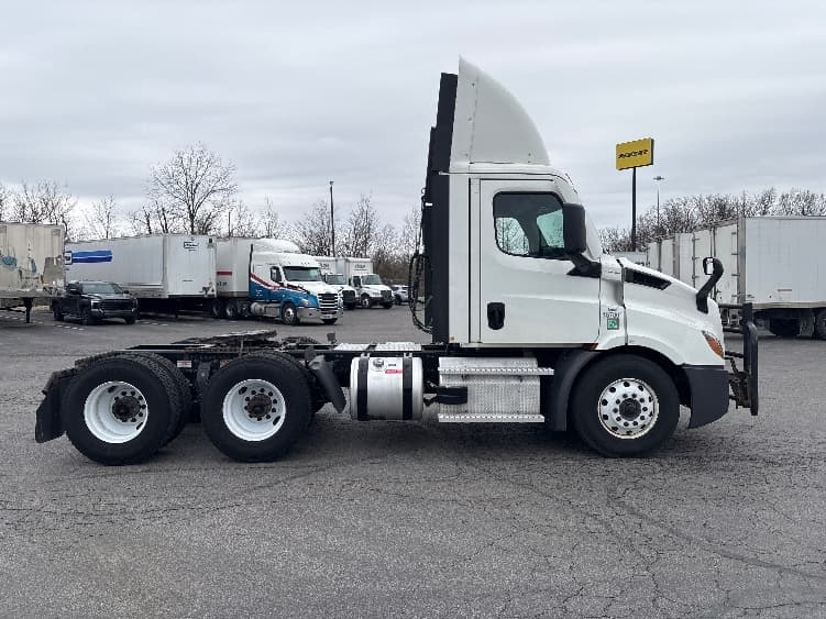 2023 Freightliner Cascadia in Obetz, OH — photo 8