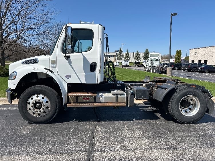 2018 Freightliner M2 106 in De Pere, WI — photo 4
