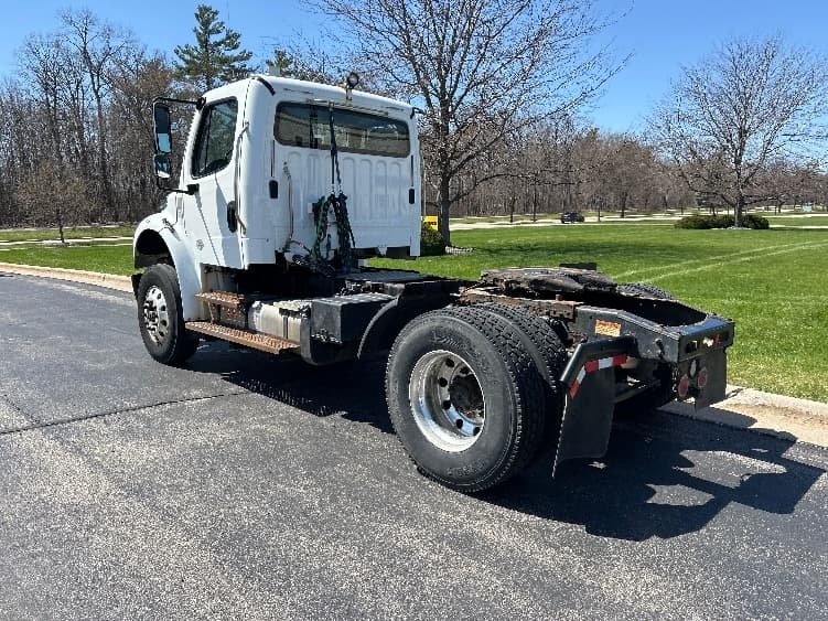 2018 Freightliner M2 106 in De Pere, WI — photo 5