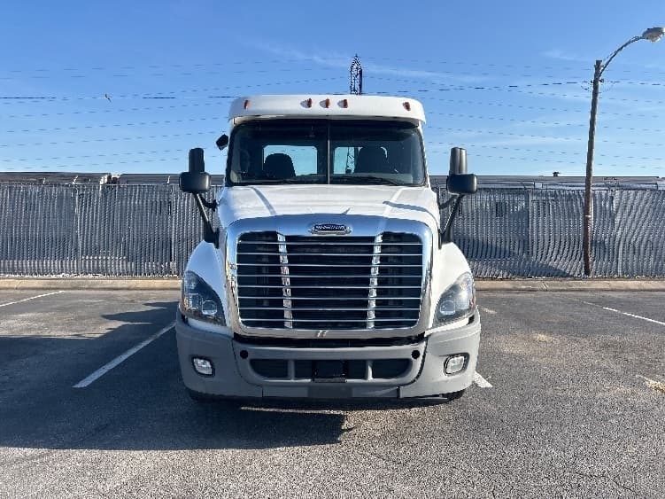 2019 Freightliner Cascadia in Nashville (Mount Juliet), TN — photo 2