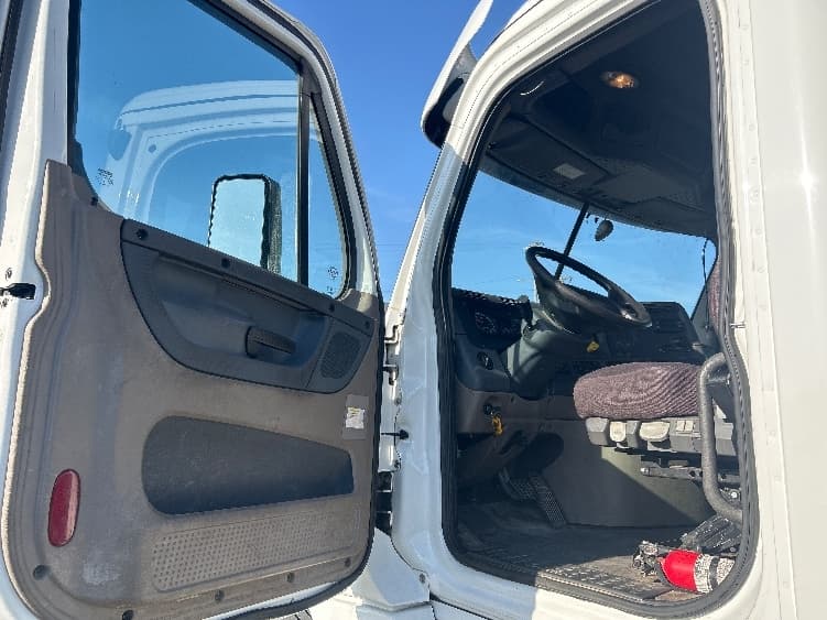 2019 Freightliner Cascadia in Nashville (Mount Juliet), TN — photo 9