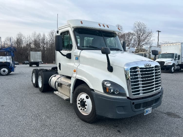 2018 Freightliner Cascadia in Greensboro, NC — photo 3