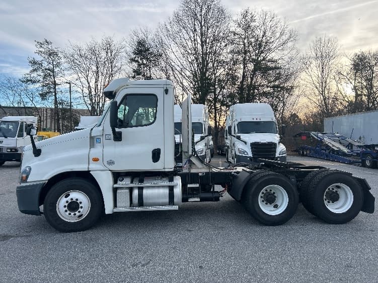 2018 Freightliner Cascadia in Greensboro, NC — photo 4