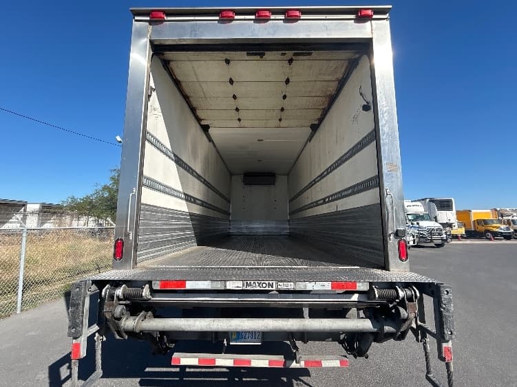 2018 Freightliner M2 106 in Harlingen, TX — photo 8