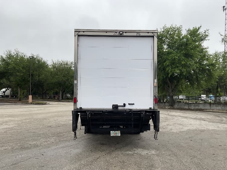 2018 Freightliner M2 106 in Tampa, FL — photo 7