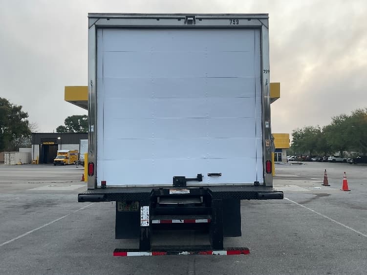 2018 Freightliner M2 106 in Tampa, FL — photo 7