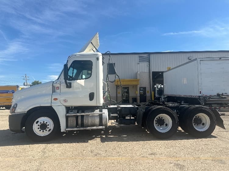 2018 Freightliner Cascadia in Hattiesburg, MS — photo 4
