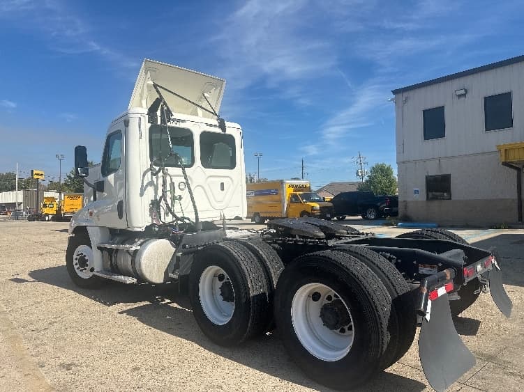 2018 Freightliner Cascadia in Hattiesburg, MS — photo 5
