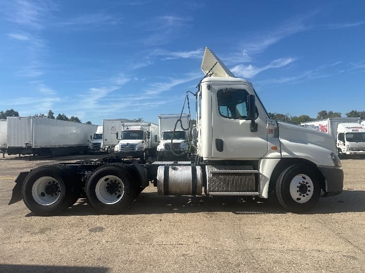 2018 Freightliner Cascadia in Hattiesburg, MS — photo 8
