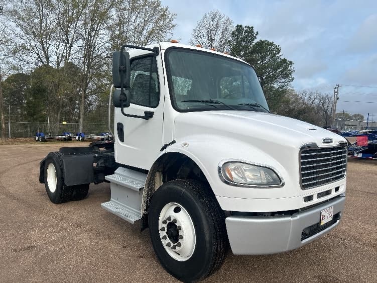 2020 Freightliner M2 106