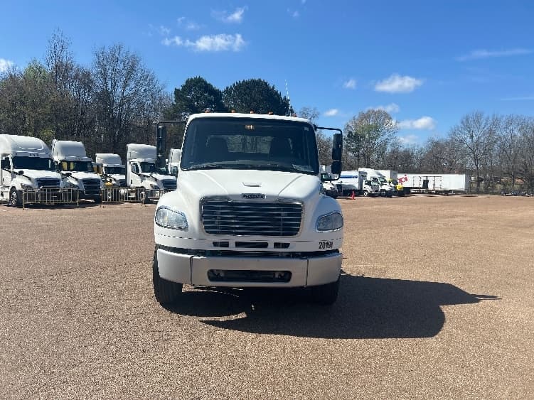 2020 Freightliner M2 106 in Jackson, MS — photo 2
