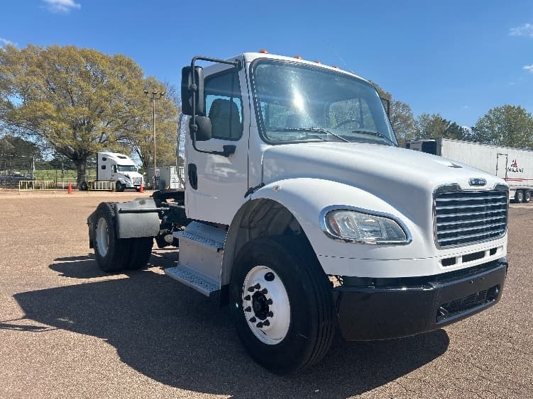 2020 Freightliner M2 106