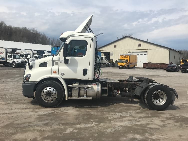 2018 Freightliner Cascadia in Whitesboro, NY — photo 4