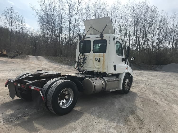 2018 Freightliner Cascadia in Whitesboro, NY — photo 7
