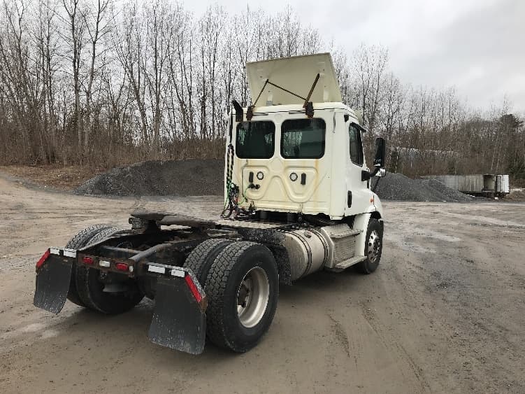 2018 Freightliner Cascadia in Whitesboro, NY — photo 7