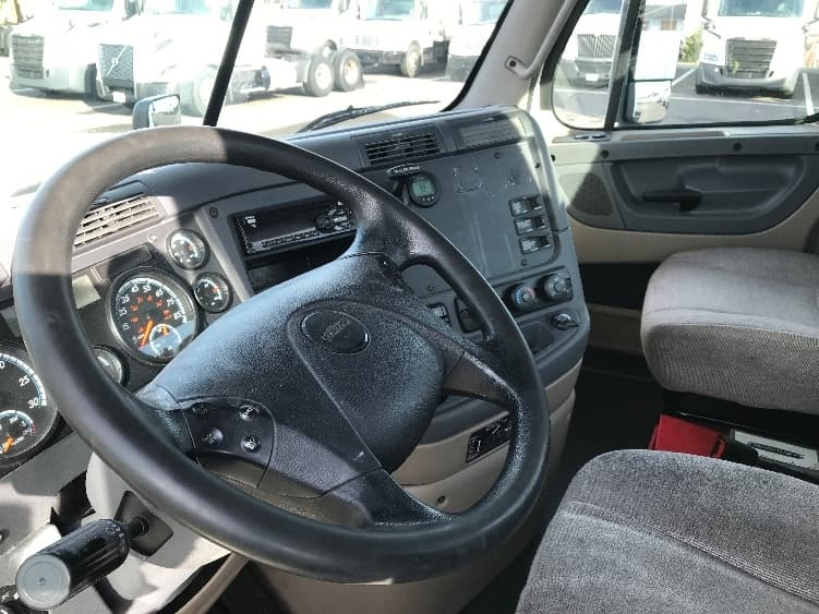 2018 Freightliner Cascadia in Piqua, OH — photo 10