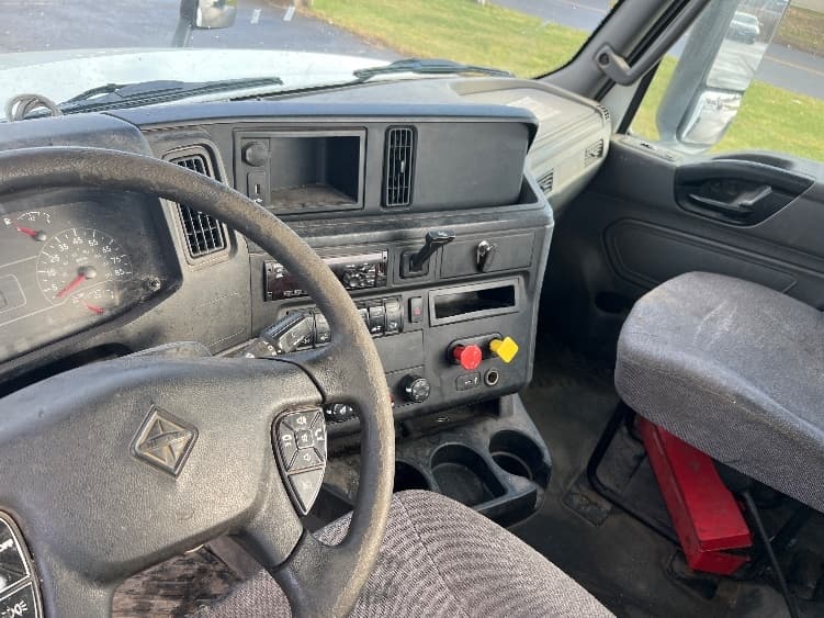 2020 International LT in Rochester, NY — photo 10