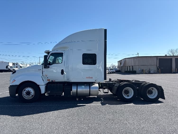 2021 International LT in Carlisle, PA — photo 4