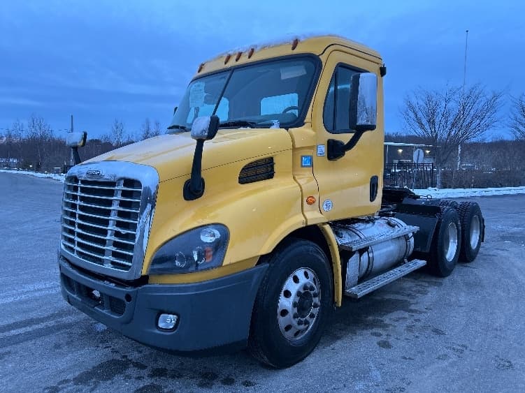 2019 Freightliner Cascadia in Fitchburg, MA — photo 3