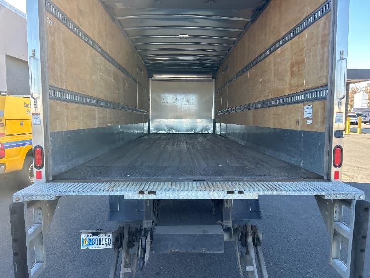 2019 Freightliner M2 106 in Philadelphia, PA — photo 10